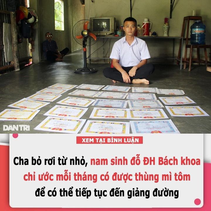 Cha bỏ rơi ngày còn nhỏ, mẹ tảo tần nuôi Nghĩa lớn khôn trong sự vất vả thiếu thốn. Nay đỗ đại học, Nghĩa chỉ dám mơ mỗi tháng có được thùng mì tôm để bám con chữ