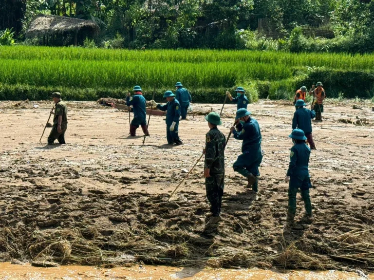 Lũ quét Làng Nủ: Tìm thấy thêm 1 thi thể, vẫn còn 10 người mất tích