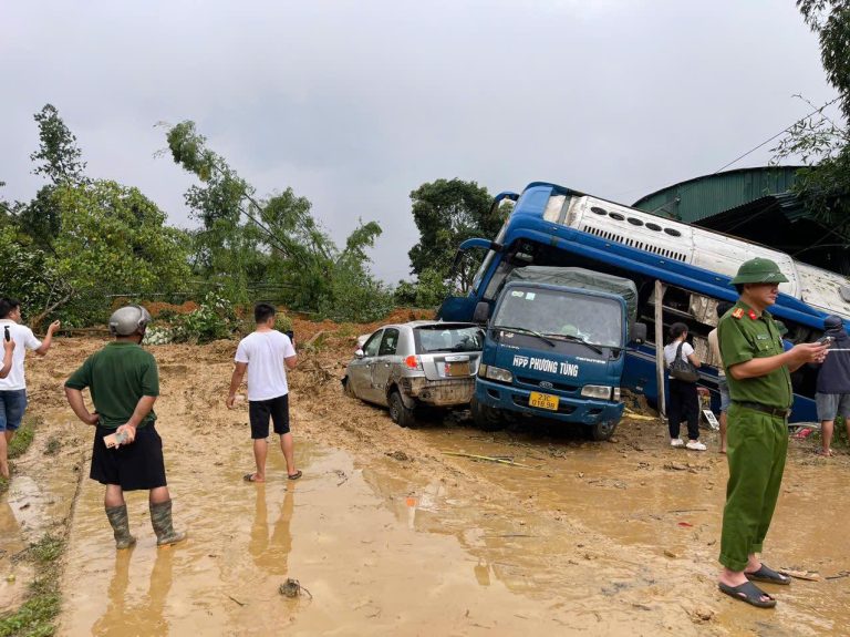 Hà Giang nơi t/a/ng thư/ơ/ng nhất lúc này: Cháu bé lớp 5 chưa thoát được ra ngoài