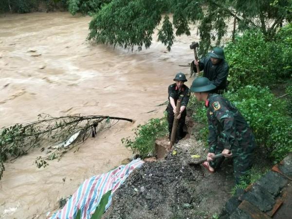 Thanh Hóa: Nhà đ::ổ sập, nước ngập sâu, huyện Mường Lát bị cô lập với bên ngoài