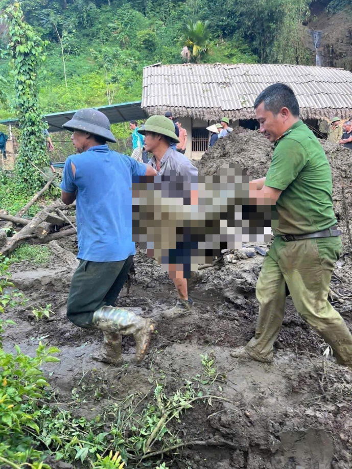 Vụ sạt lở trên quốc lộ ở Hà Giang: Tìm thấy thi thể người đàn ông mất tích khi đang livestream