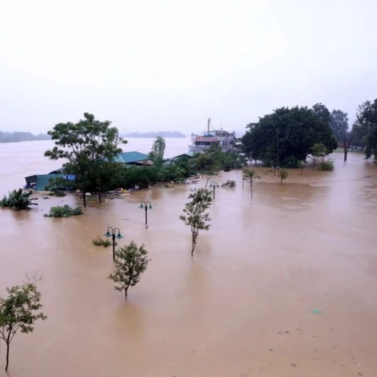 Cảnh báo: Lũ trên sông Thao đang lên nhanh, Yên Bái và Lào Cai có khả năng cập mức báo động 3, nguy cơ ngập lụt, s/ạ/t lở l/ũ q/uét quay trở lại