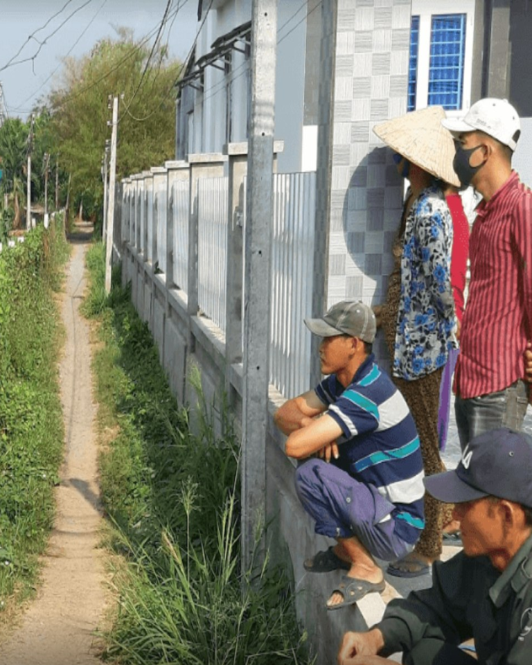 Cả làng tôi không ai chia đất thừa kế cho con gái vậy mà bố mẹ chồng tôi định phá lệ chia 1 mảnh cho cô út vì chồng cô ấy vừa mất, vợ chồng tôi tức tốc về ngay trong đêm…sự thật dần h::é lộ ….